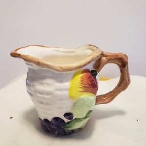 Ceramic Milk Creamer.